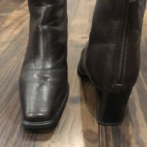 Stuart Weitzman size 4 1/2 bootie